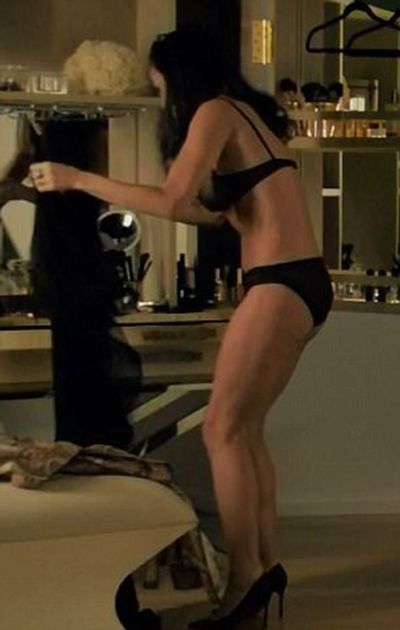 Demi Moore muestra su espectacular figura 