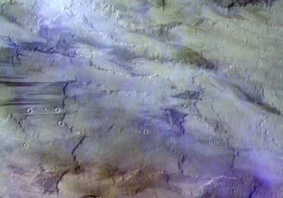 Muestran imagen de nubes sobre ríos de lava en Marte