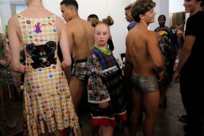 Madeline, modelo con síndrome de Down que conquista pasarelas
